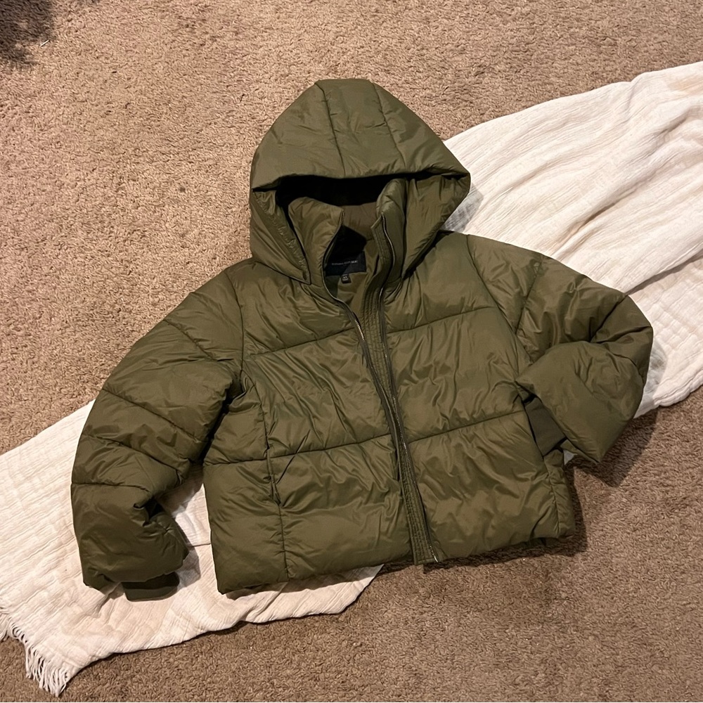 Banana Republic Cropped Puffer Jacket